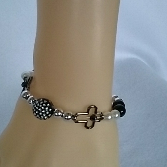 Womens black & silver cross beaded stretch bracelet - Picture 1 of 3